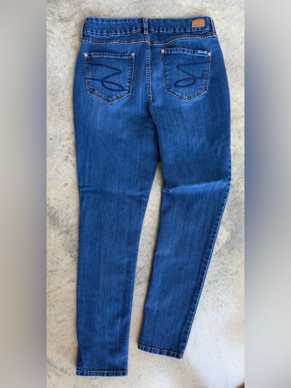 Seven7 Women's Denim Jeans Trio in Light to Dark Blue - Picture 5 of 7